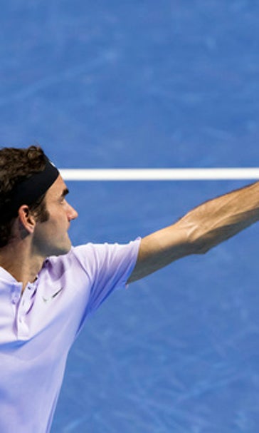 Federer beats del Potro in hometown Swiss Indoors final